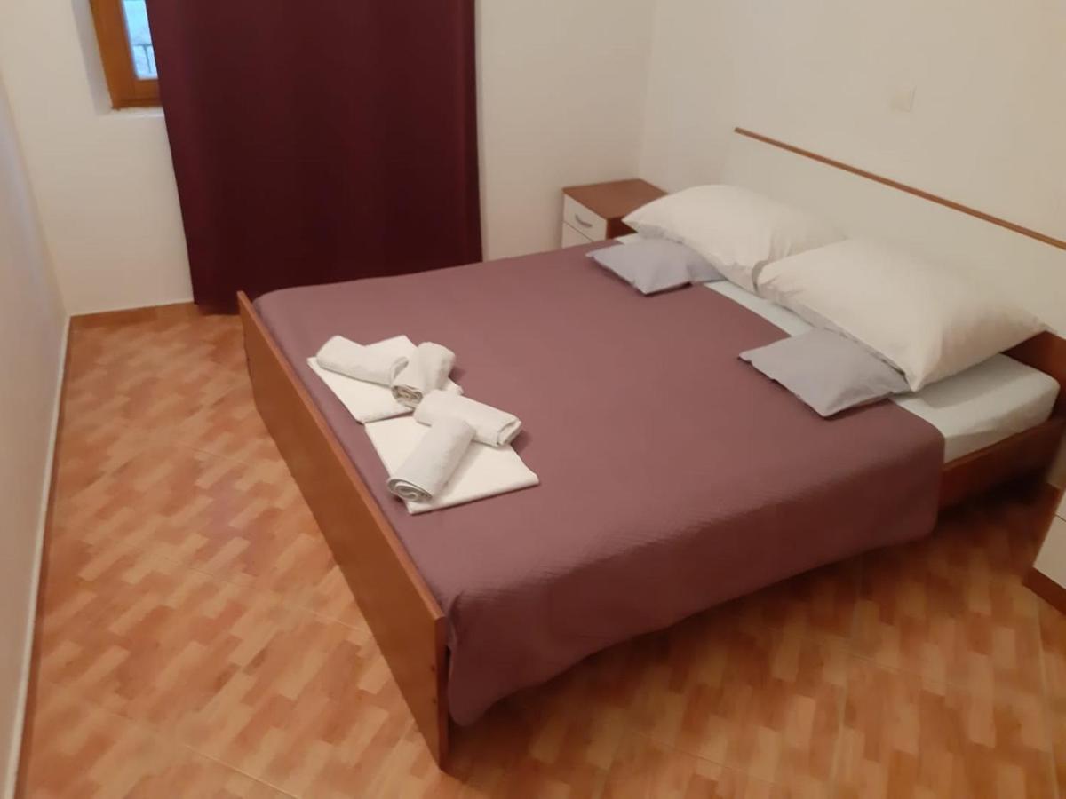 Apartments Knezic Igrane Eksteriør bilde