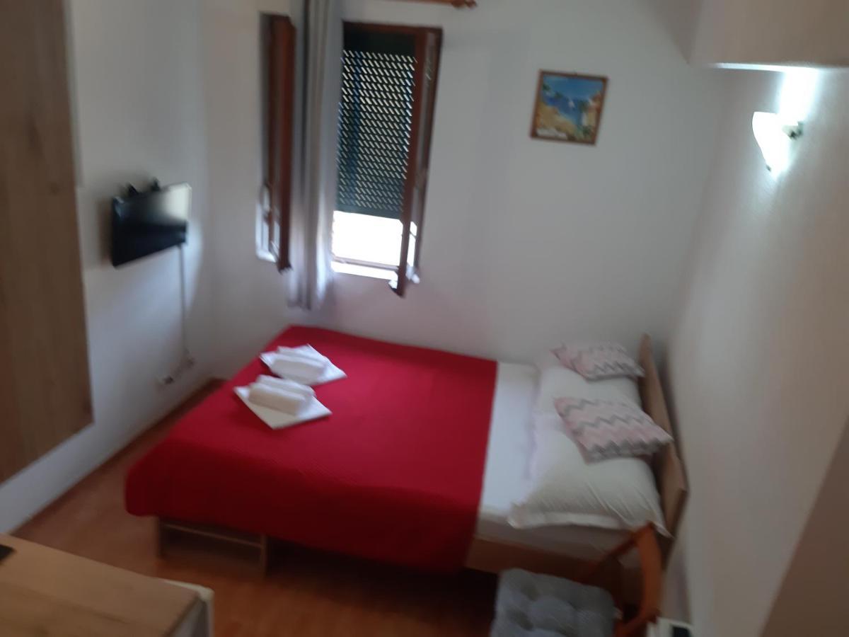 Apartments Knezic Igrane Eksteriør bilde